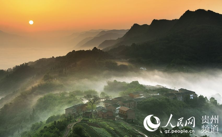 ��ˮ�д�ͬ�(zh��n)��ʯ�P��կ