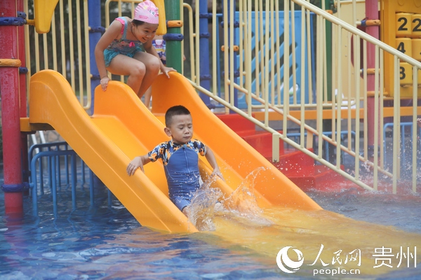 10��5�գ��ο����F��ʡ��կ�h�f�_С�(zh��n)���^(q��)��Ȫ��(n��i)��ˣ���S�Ժ� �z