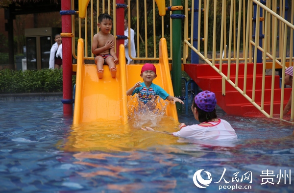 10��5�գ��ο����F��ʡ��կ�h�f�_С悾��^��Ȫ����ˣ���S�Ժ� �z