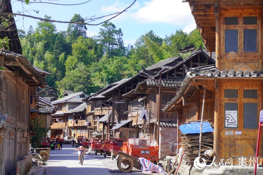 �F����ƽ�����y���䟨�l�C