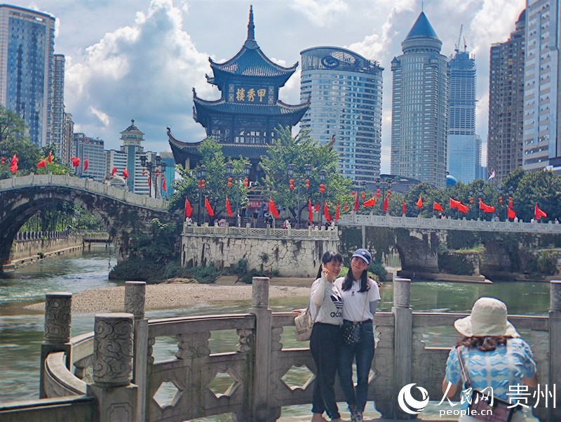 ������߅��������v�����յ��ο͡�����W(w��ng) �ƽܔz