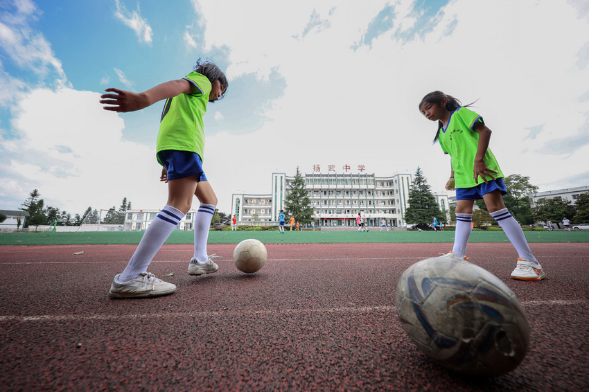 7��11�գ����F��ʡ��կ�h�P(y��ng)���ЌW(xu��)�������С��T�ھ���(x��)�����g(sh��)��