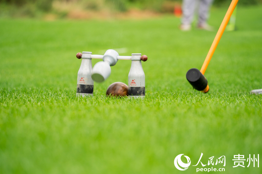 木球應聲入門。人民網 涂敏攝