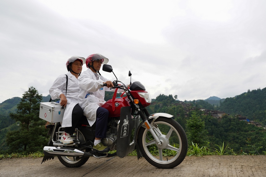 8��17�գ����F��ʡ��կ�h���{悼�ʯ�壬Ф��܊���ˆ��m�T��Ħ��܇��Ѳ�\;�С�