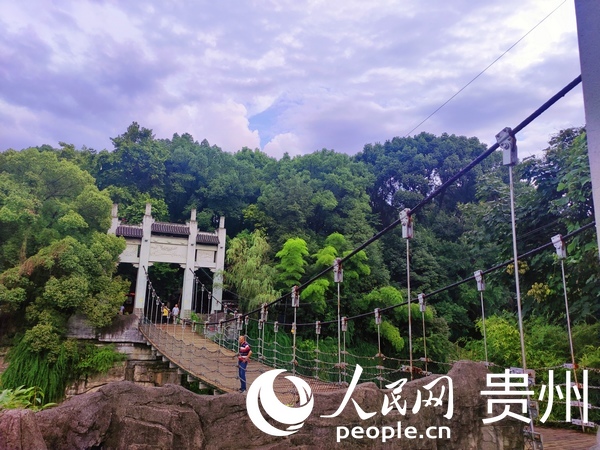 �����·�����T�M�@�����Կ��������ڴ����R�����ч��@���@�����^����������w���@�Ʒ�������W(w��ng) �ƽܔz