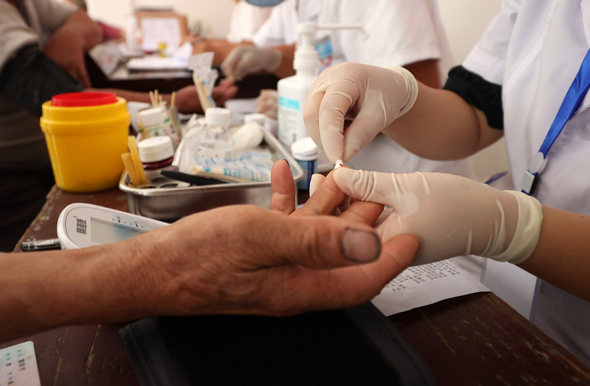 8��21�գ����F��ʡǭ�|�����嶱�������ݵ�կ�h�d���(zh��n)������ӷN�c(di��n)���t(y��)�o(h��)�ˆT��(du��)�����M(j��n)���¹�����ӷNǰѪ�Ǚz�顣