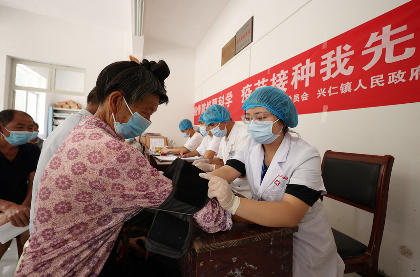 8��21�գ����F��ʡǭ�|�����嶱�������ݵ�կ�h�d��悷�����ӷN�c���t�o�ˆT�������M���¹�����ӷNǰѪ���y����