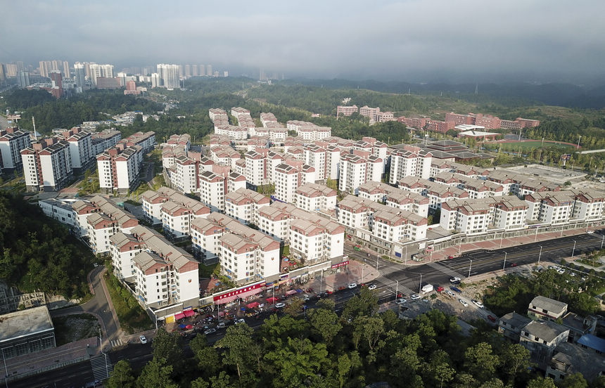 2021��8��21�գ��մ����οh��ƺ�ֵ����t��^�׵ط�ؚ���w�����c���o�˙C��Ƭ����