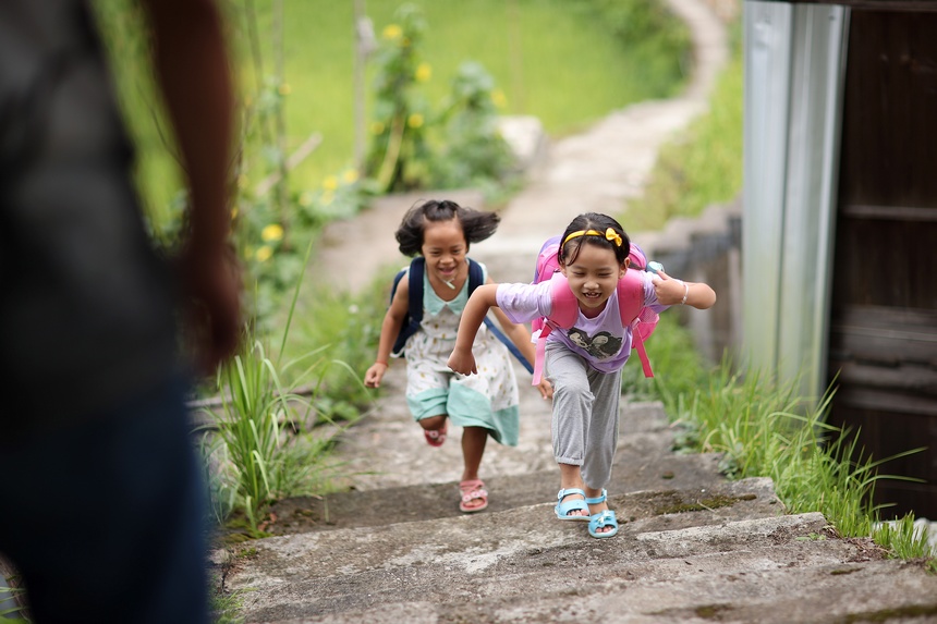 9��1�գ����F��ʡǭ�|�����嶱�������ݵ�կ�h���{��h�ɴ�̌W�c��Ī���ƣ�ǰ���c�W��ہ�WУ���n��