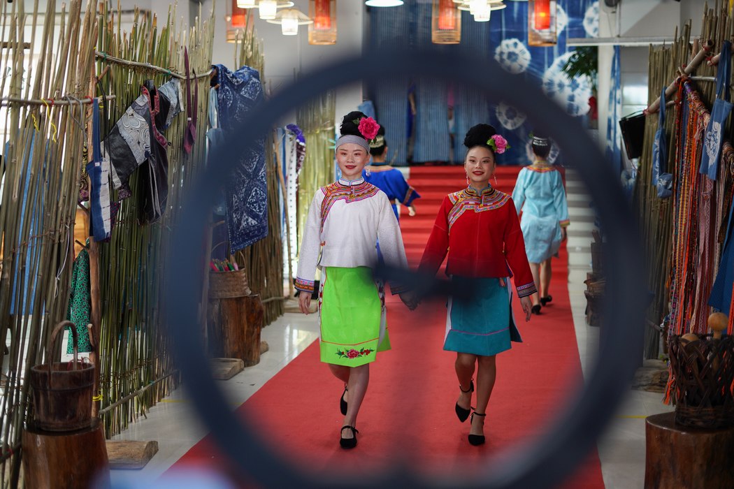 9��3�գ����F��ʡ��կ�h��Ȫ�ֵ����z�Ą���ؚ܇�g������Ⱥ�����M������ʢ�b���ֱ��չʾ��