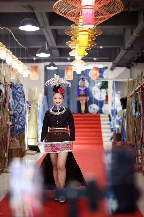 9��3�գ����F��ʡ��կ�h��Ȫ�ֵ����z�Ą���ؚ܇�g������Ⱥ�����M������ʢ�b���ֱ��չʾ��