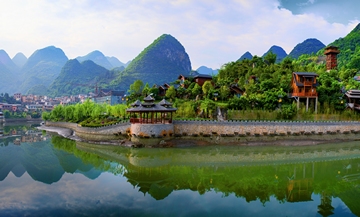 學(xué)經(jīng)驗(yàn) 攢干勁 謀發(fā)展與會(huì)人員先后現(xiàn)場(chǎng)觀摩了六枝特區(qū)等的5個(gè)“三變”改革示范點(diǎn)和示范項(xiàng)目