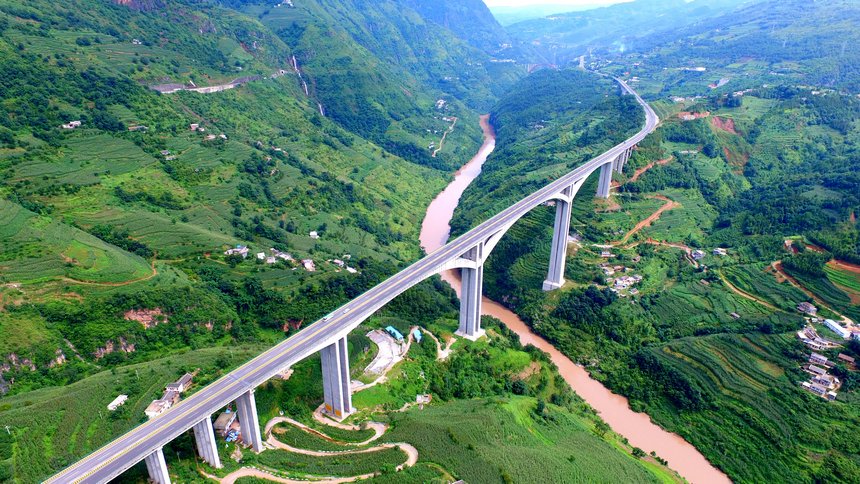 六盤水至盤州高速公路北盤江大橋。貴州省交通運輸廳供圖