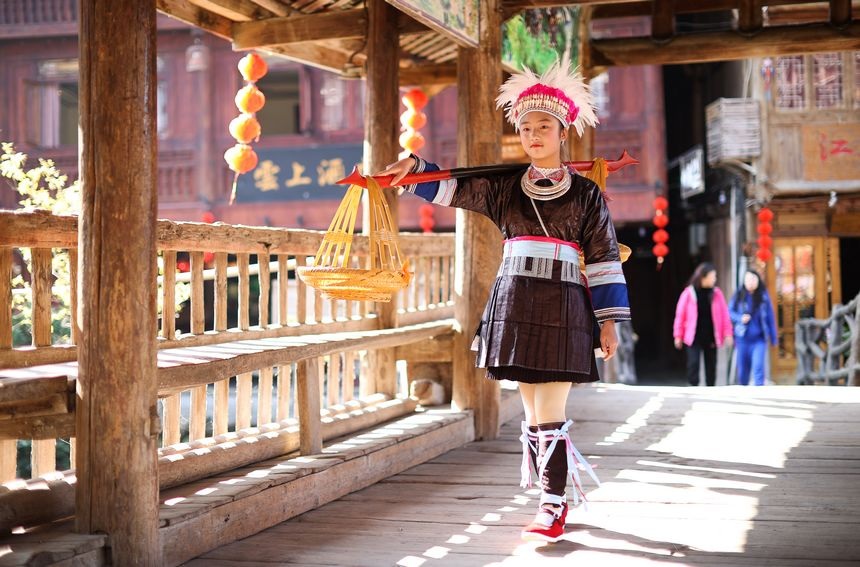 12��5�գ�һ��������(ji��)��ʢ�b�Ķ���С����ǰ���Ęǜ�(zh��n)�䅢�Ӷ���ʢ�bѲ�Ρ�