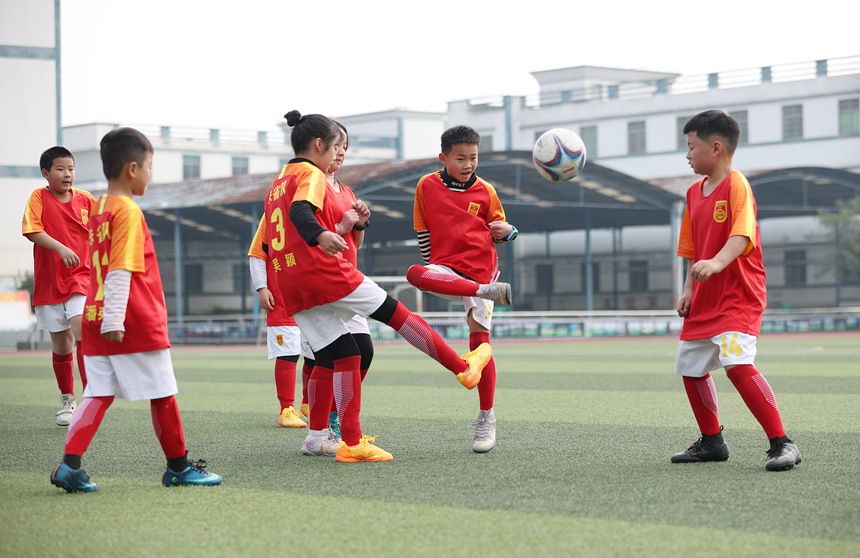 12��9�գ�У�@�����(du��)�T���n�g�M(j��n)�зֽM��(du��)������(x��)��