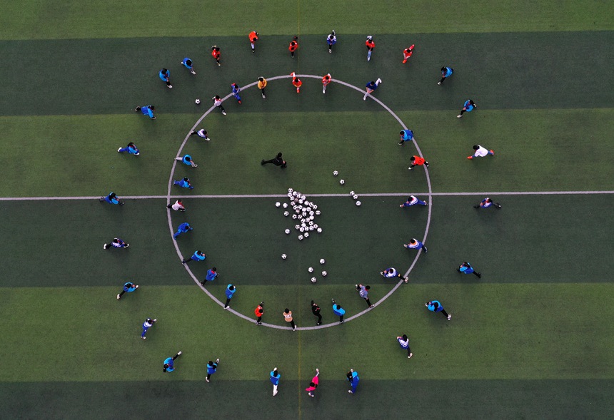 12��9�գ����F��ʡ��կ�h���P��һС�W��С�W�����������n��