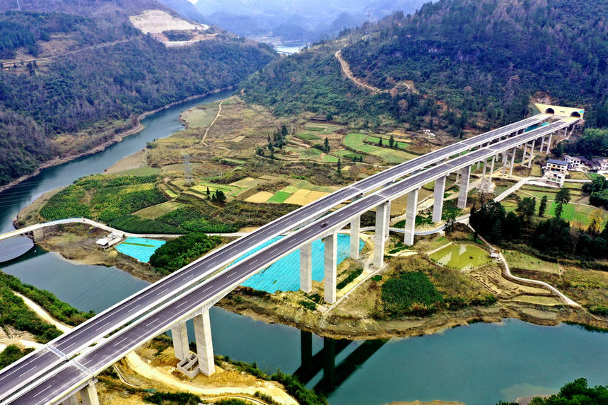 ������ٹ�·܇�κӴ���� �н����Ĺ�·���̾����޹�˾���D