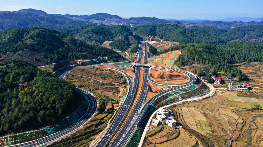 江玉高速公路天星互通路段。中交第四公路工程局有限公司供圖