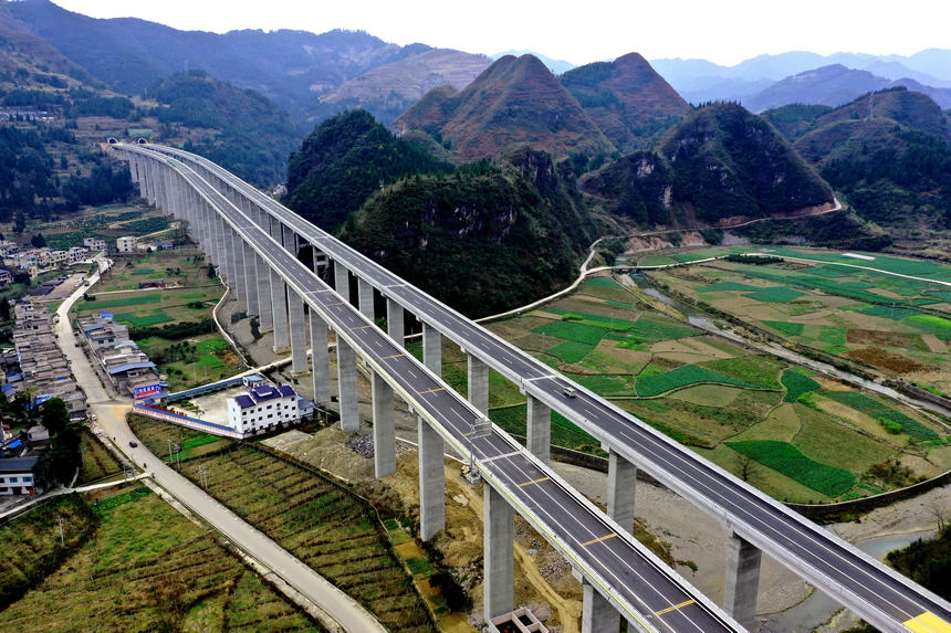 江玉高速公路閔孝大橋。中交第四公路工程局有限公司供圖