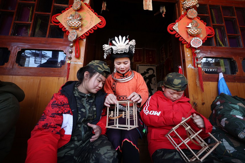 1��19�գ����F��ʡ��կ�h��Ȫ�(zh��n)�������B�\������ˇ���z�����������z��������ָ��С���Ӿ����B�\��