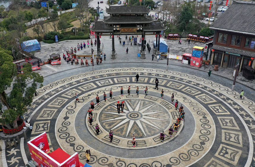 2��13�գ����F��ʡǭ�|�����嶱�������ݵ�կ�h�f�_С患���������ʢ�b������ͬ���ښg�����y�J���裨�o�˙C��Ƭ����