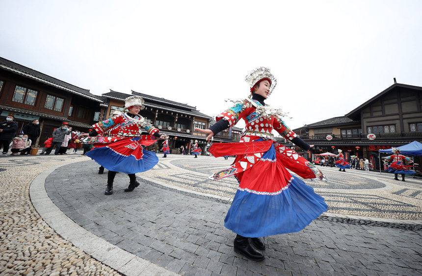 2��13�գ����F��ʡǭ�|�����嶱�������ݵ�կ�h�f�_С患���������ʢ�b������ͬ���ښg������ȹ��衣