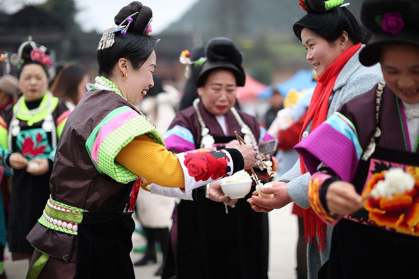 3��4�գ����F��ʡǭ�|�����嶱���������齭�h�����(zh��n)������կ������Ⱥ���ڷ�ʳ���ĵ�Ŵ���