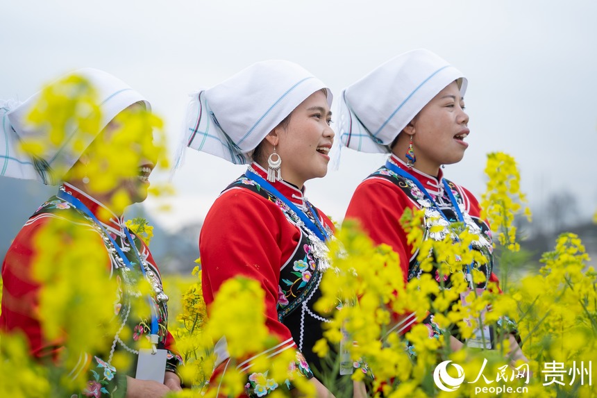 �ٔ�����ͬ���ڻ����г�ɽ�衣����W Ϳ���z