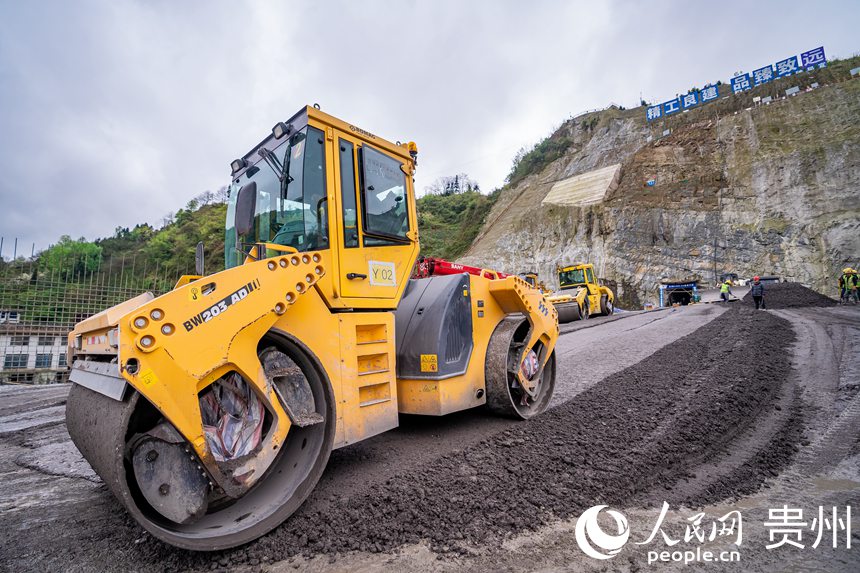 ����܇�v����ʩ���F(xi��n)��ʩ��������W(w��ng) Ϳ���z