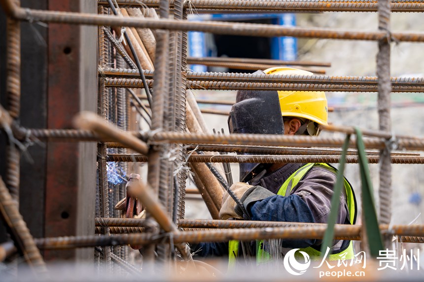 �Pɽˮ��(k��)���ʩ���F(xi��n)��(ch��ng)�����˂����ڼӾoʩ��������W(w��ng) Ϳ���z