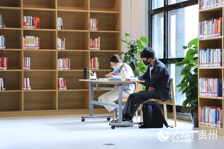 �x�����^����x������W ��m�Ɣz