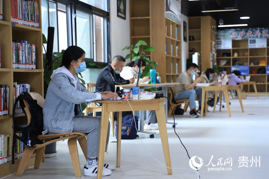 �x�����^����x������W ��m�Ɣz