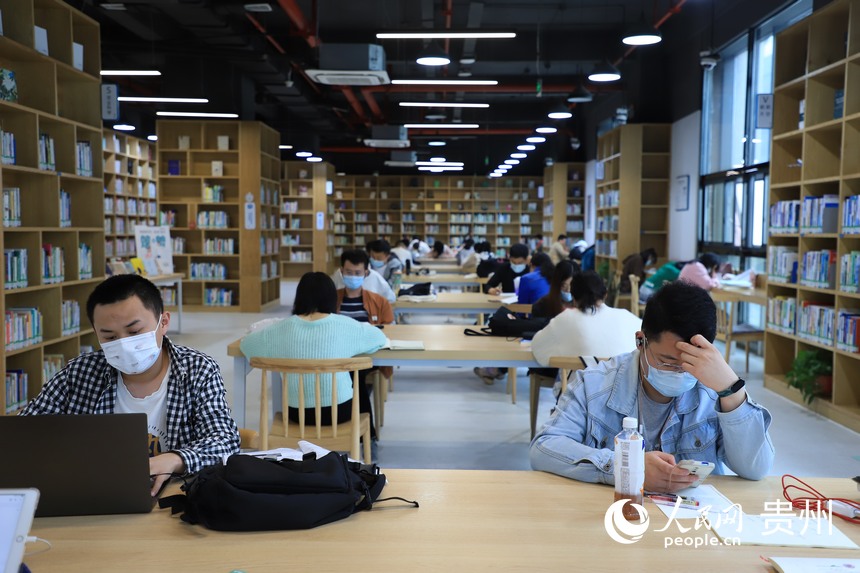 �x�����^����x������W ��m�Ɣz