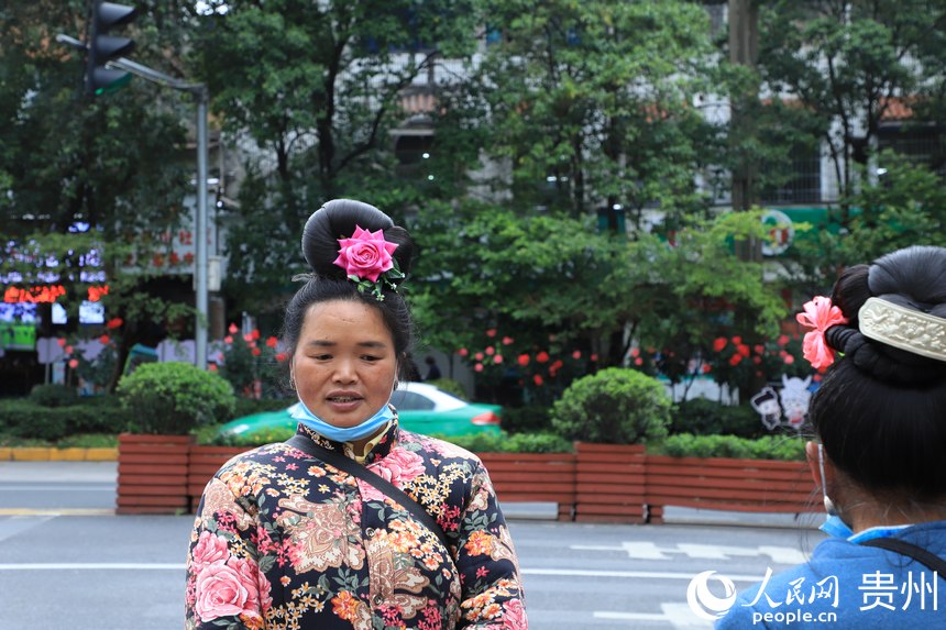 ���ض���DŮ������W ��m�Ɣz