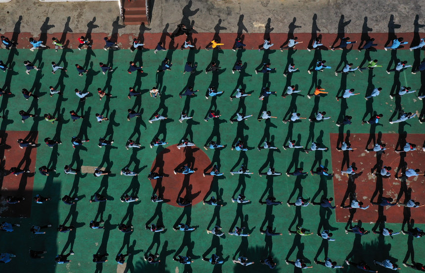 5��17�գ�С�W(xu��)�����F��ʡ��կ�h��Ȫ�(zh��n)���С�W(xu��)�n�����(w��)�ЌW(xu��)��(x��)���g(sh��)��·���o�˙C��Ƭ����