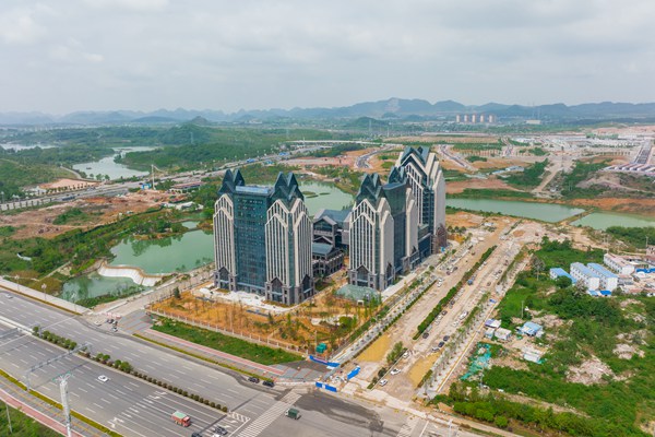 貴陽大數據科創城貴安中心一期工程。人民網 陽茜攝