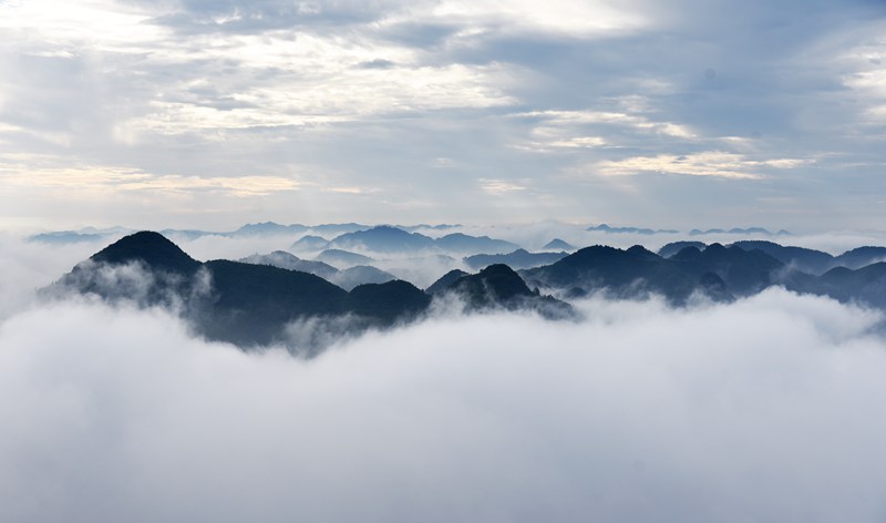 2022��6��28���峿���F��ʡǭ�����Fʯ���������l�\����һƬ���F֮�У��q��һ��������ˮī���� ��܊�f�z