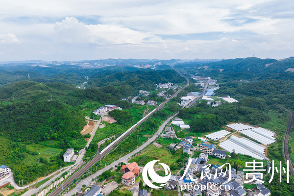 航拍蓬萊村。人民網 涂敏攝