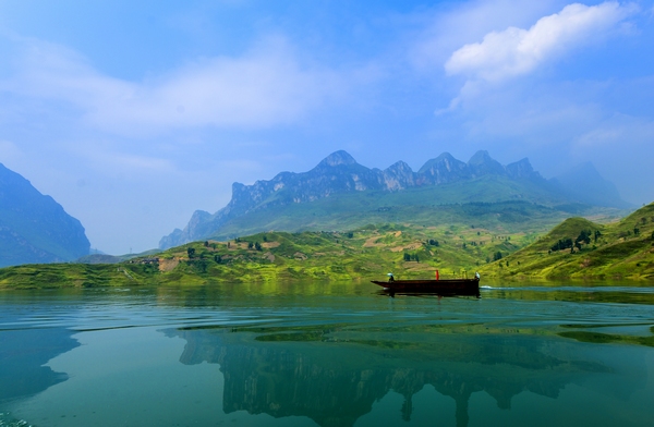 “醉”在盛夏之旅 細(xì)品詩(shī)和遠(yuǎn)方。