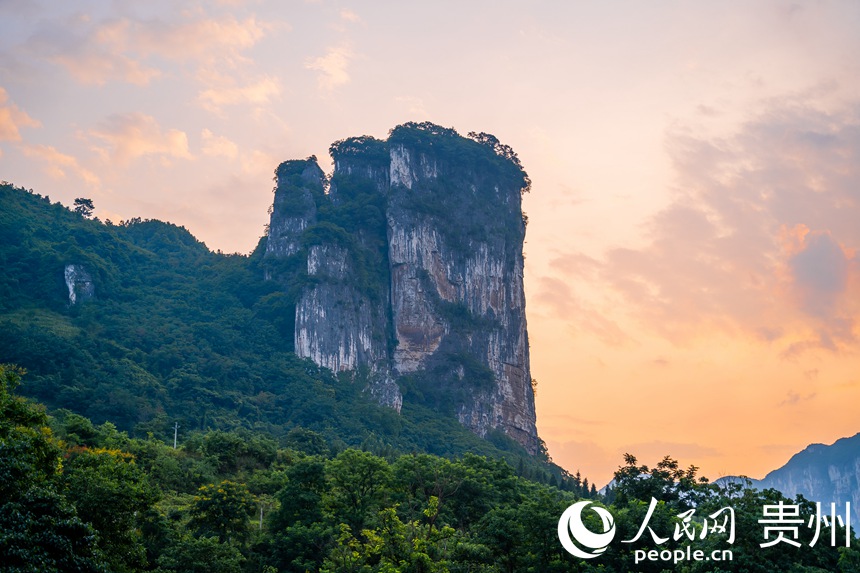 化屋村日出。人民網 涂敏攝