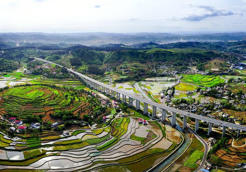 江口甕安高速公路白水河大橋。貴州省交通運輸廳供圖