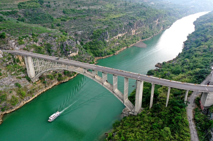 省道210關嶺至安龍公路花江大橋。貴州省交通運輸廳供圖