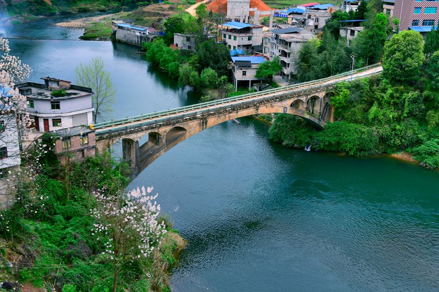 花灘橋。貴州省交通運輸廳供圖