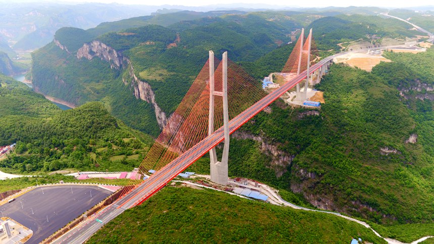息烽至黔西高速公路六廣河大橋。貴州省交通運輸廳供圖