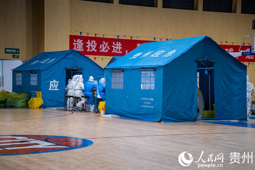 實驗室核酸樣本接收區。人民網 涂敏攝