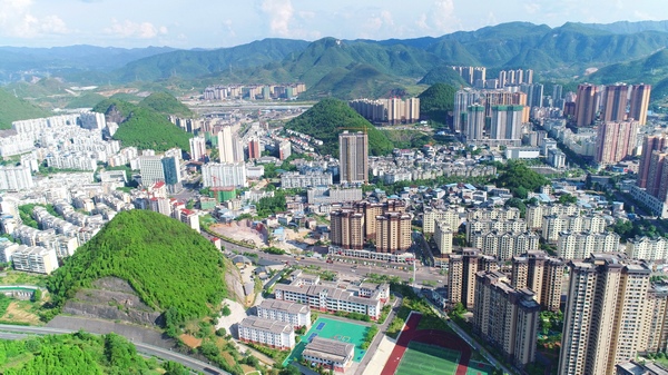 全面建設中的凱里新城一角。