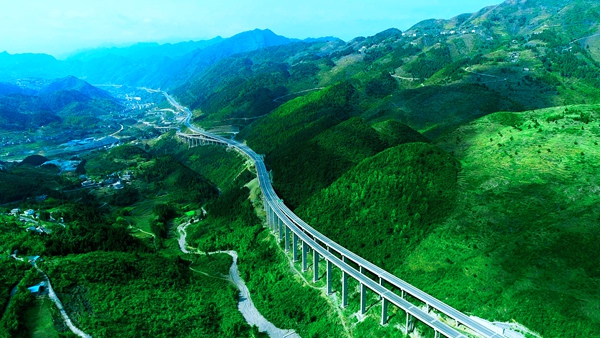 正習高速公路。