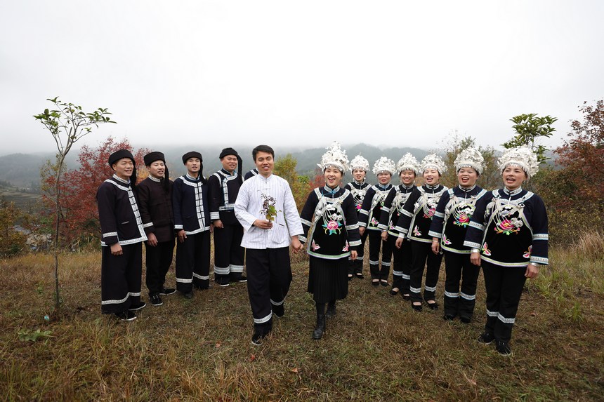 侗族群眾在對唱侗歌。劉夢攝