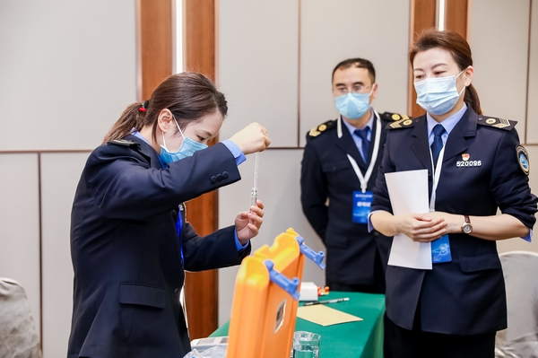 競賽快檢設備技能測試。貴州省衛健委供圖