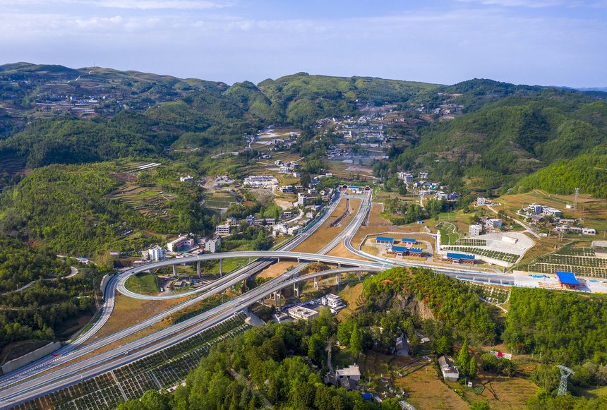 鎮(zhèn)赫高速哲莊互通。